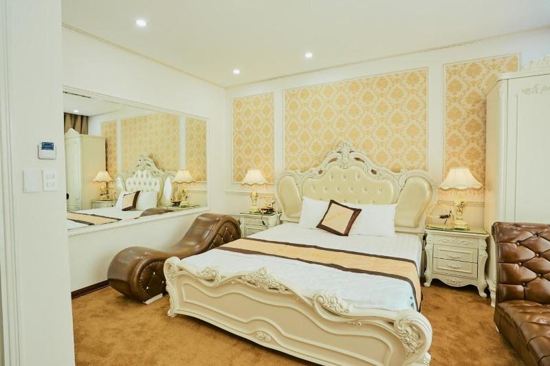 King's Hotel image