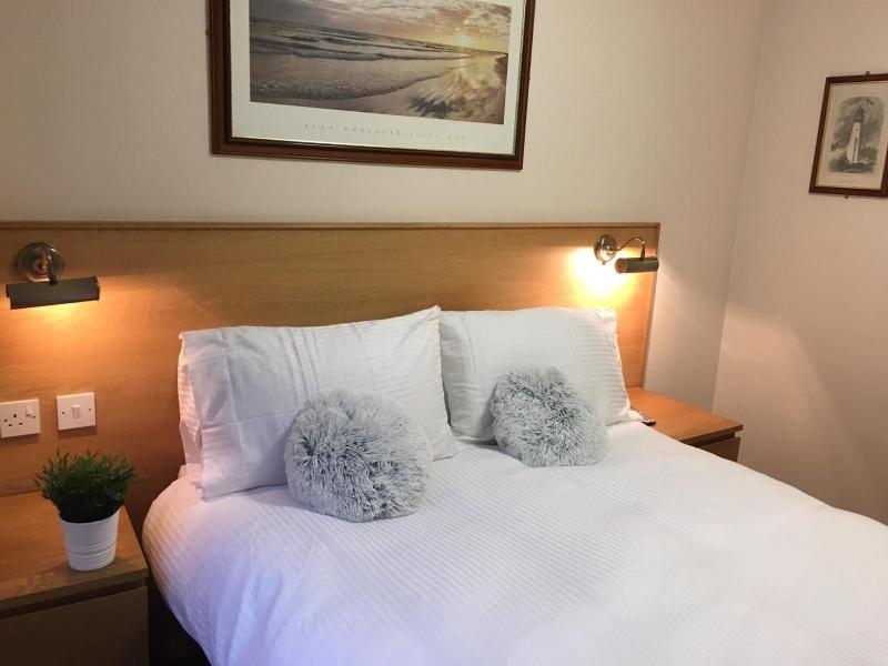 Terra Nova Hotel image