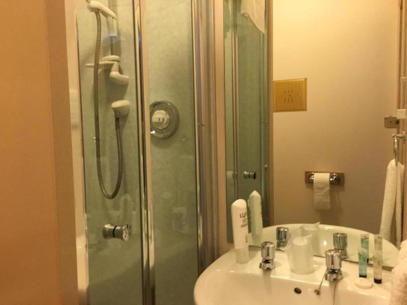 Terra Nova Hotel image