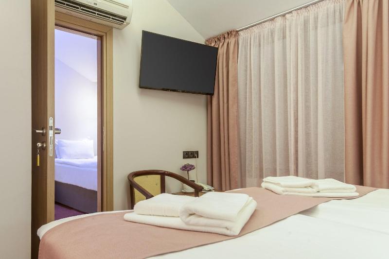 Hugo Hotel image