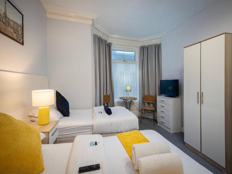 Royal Oakwell Hotel image