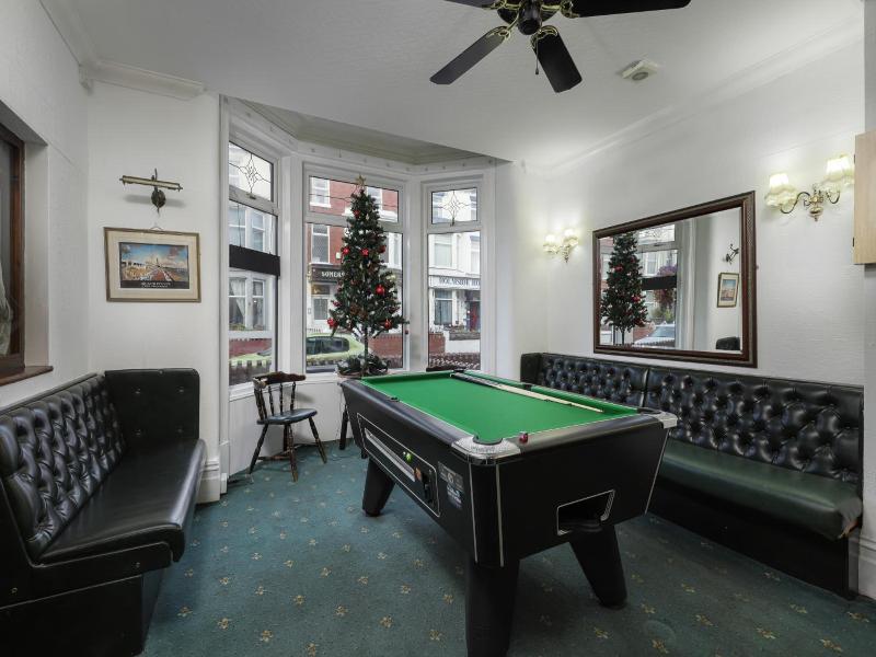 Royal Oakwell Hotel image