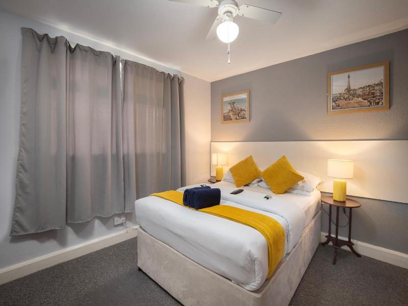 Royal Oakwell Hotel image