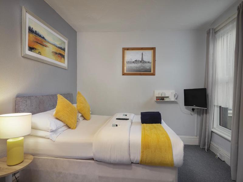 Royal Oakwell Hotel image
