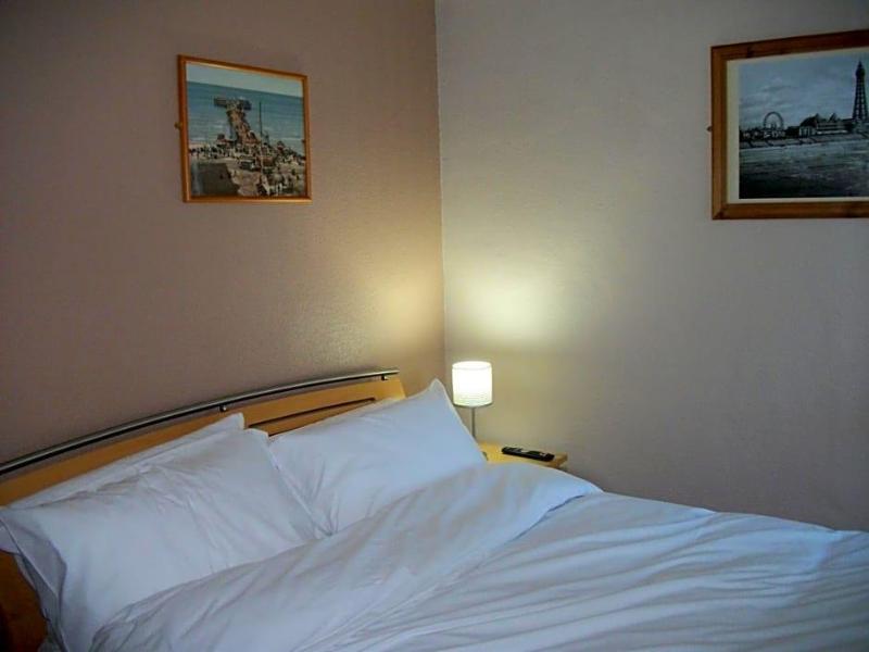 Royal Oakwell Hotel image
