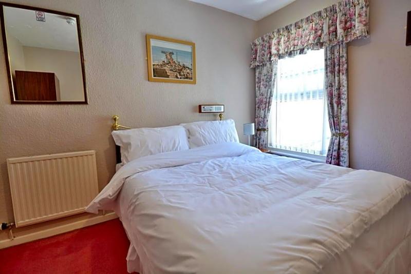 Royal Oakwell Hotel image