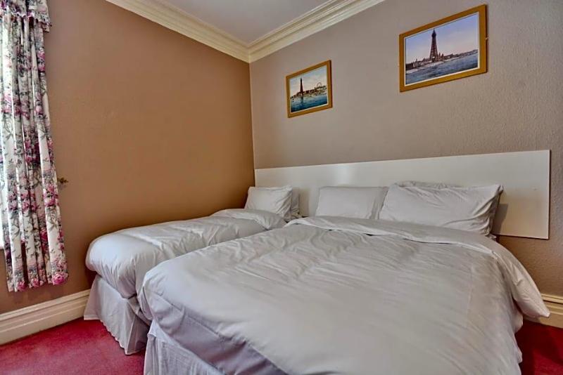 Royal Oakwell Hotel image