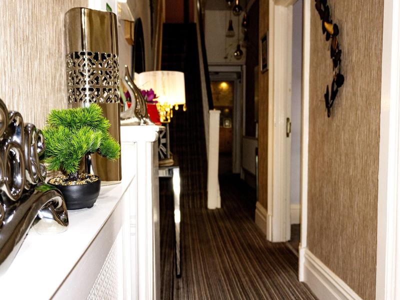 Kenley Hotel image