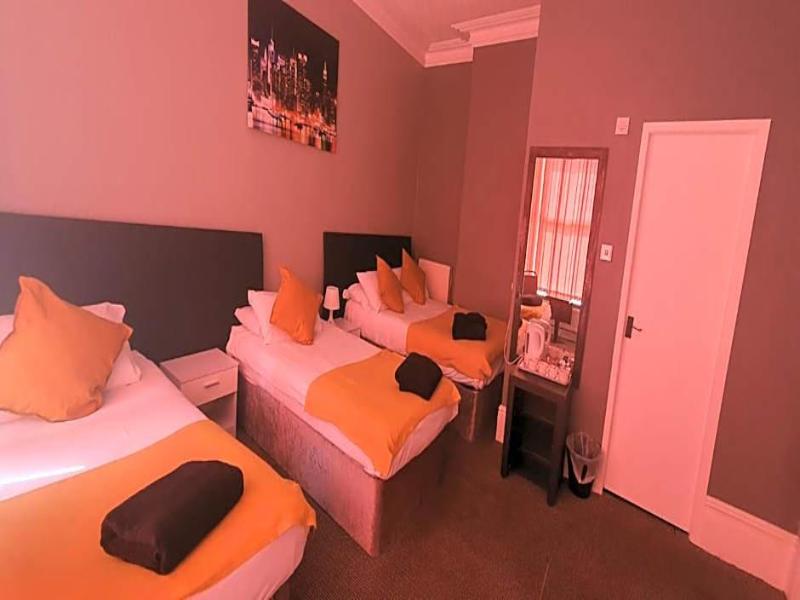 Las Palmas Hotel By The Sea image