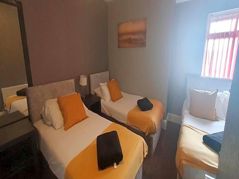 Las Palmas Hotel By The Sea image