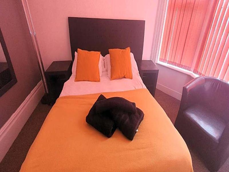 Las Palmas Hotel By The Sea image