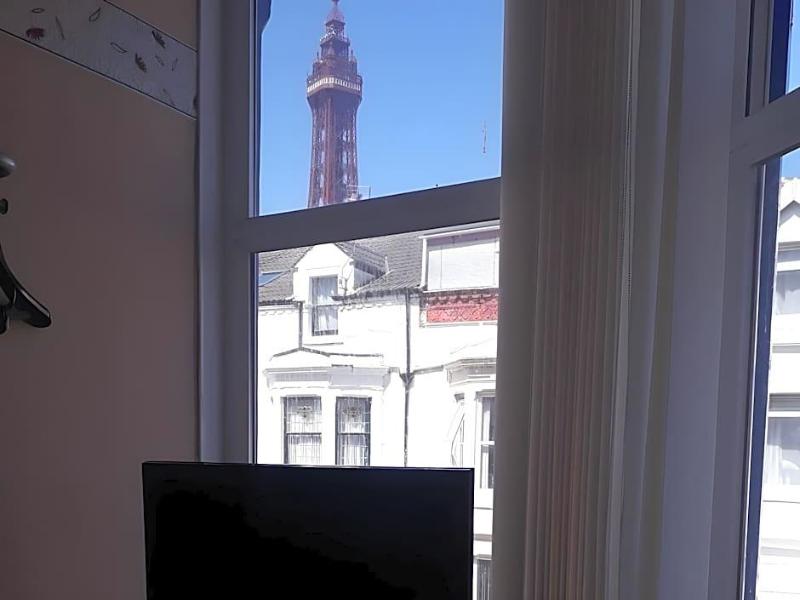 Belroy Hotel image