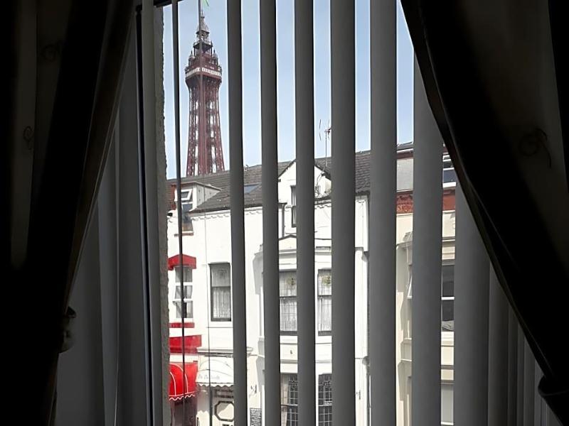Belroy Hotel image