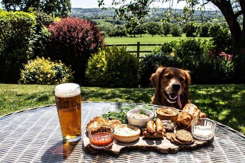 Shireburn Arms Hotel image