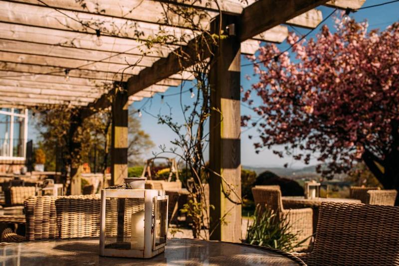 Shireburn Arms Hotel image