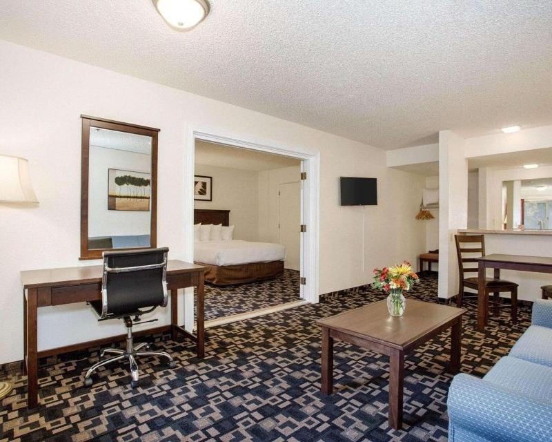 MorningGlory Inn & Suites image