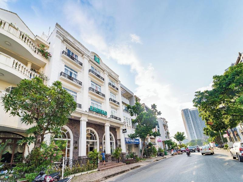 Emerald Serviced Apartments image