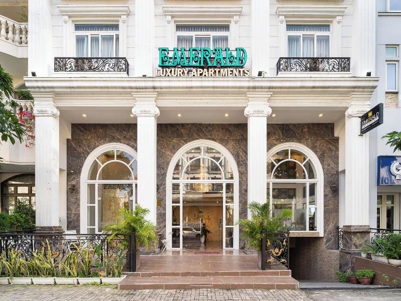 Emerald Serviced Apartments image