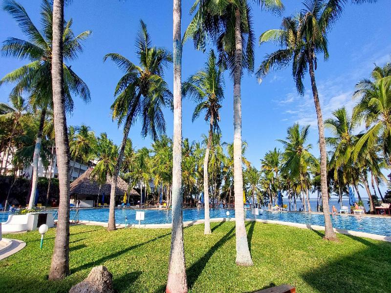 PrideInn Flamingo Beach Resort & Spa image