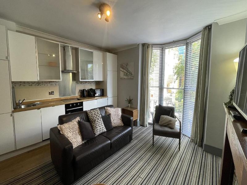 Ei8Ht Brighton Apartments image