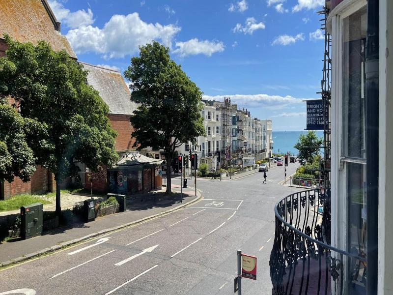 Ei8Ht Brighton Apartments image