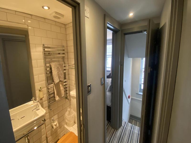 Ei8Ht Brighton Apartments image