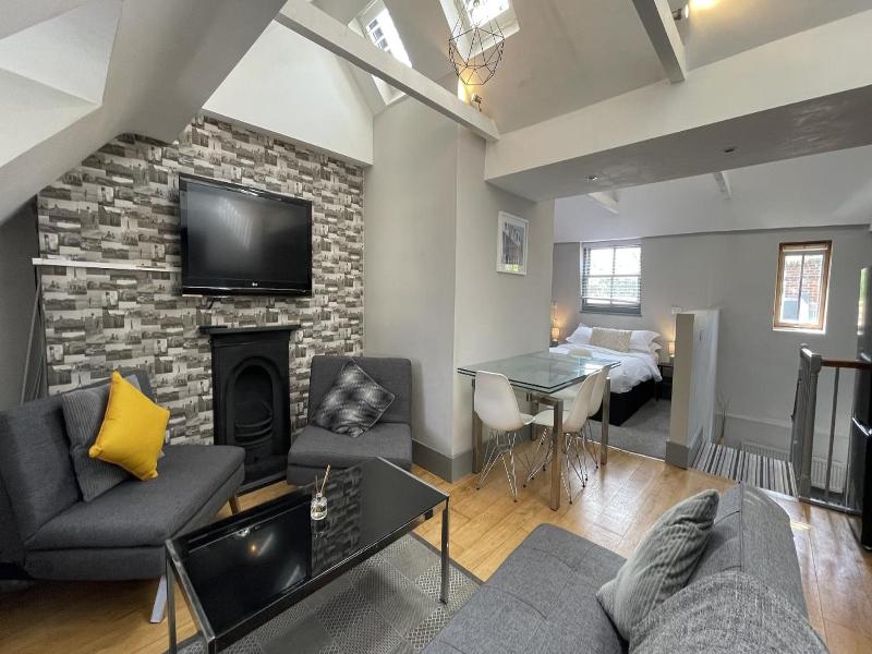 Ei8Ht Brighton Apartments image