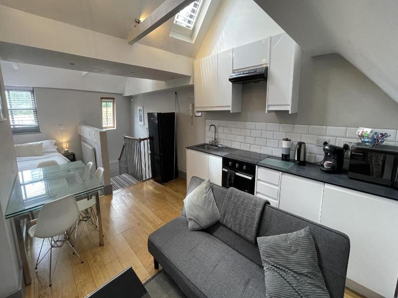 Ei8Ht Brighton Apartments image