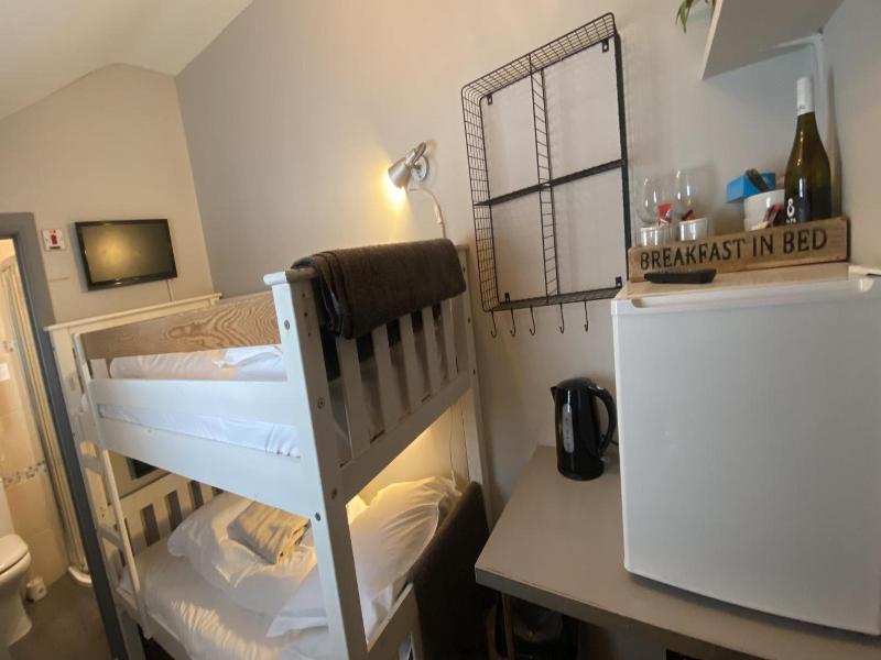 Ei8Ht Brighton Apartments image