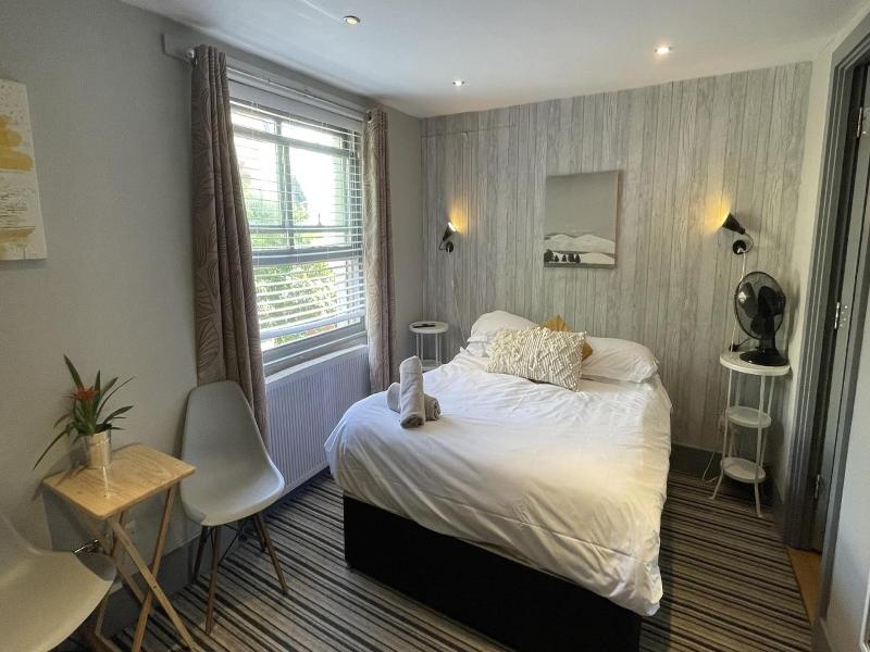 Ei8Ht Brighton Apartments image