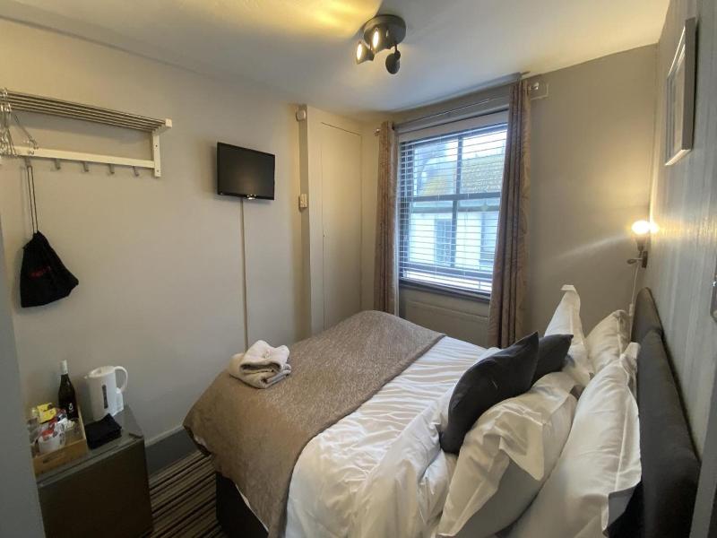 Ei8Ht Brighton Apartments image