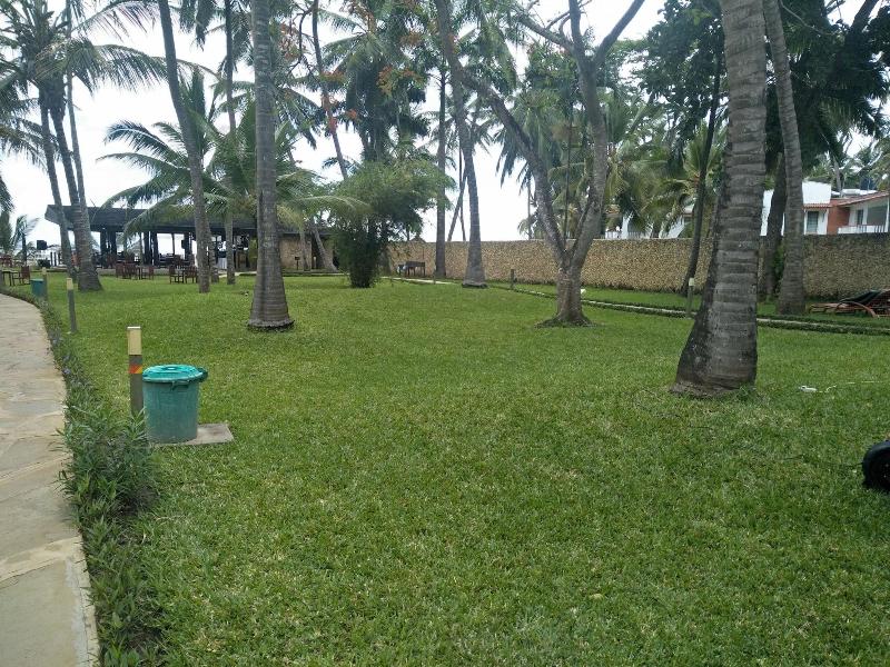 Travellers Beach Hotel & Club image