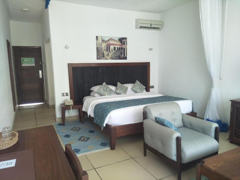 Travellers Beach Hotel & Club image