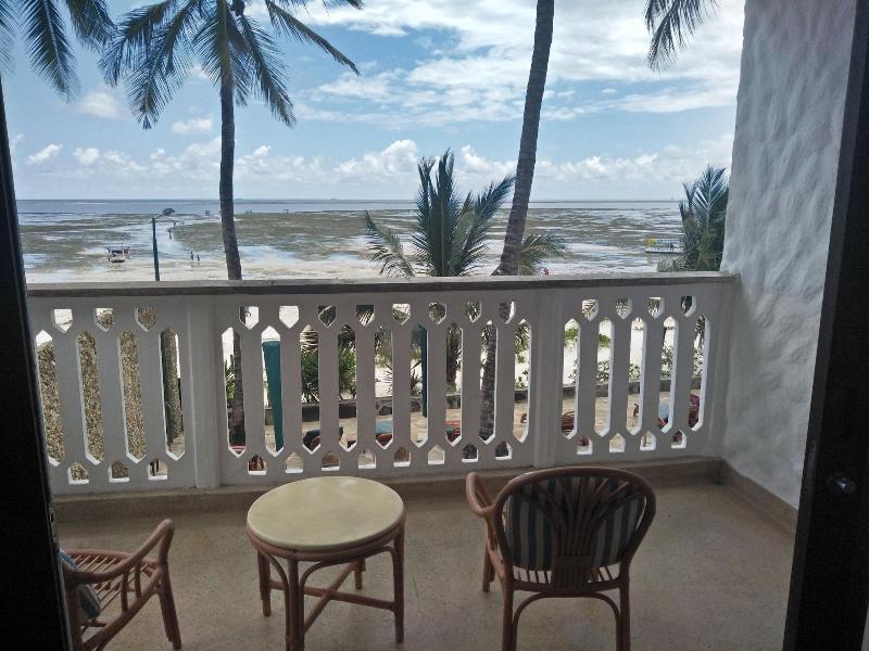 Travellers Beach Hotel & Club image
