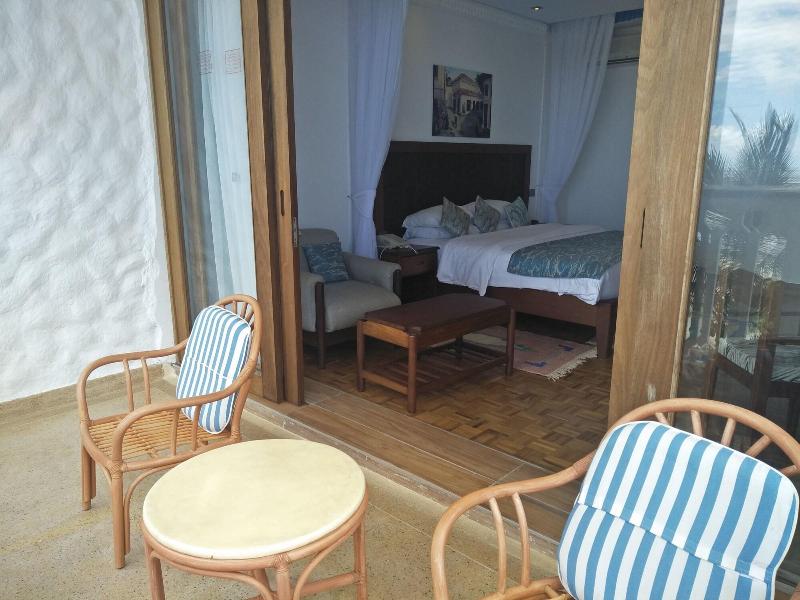 Travellers Beach Hotel & Club image