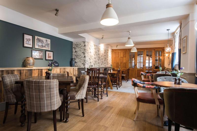 The Fleece At Cirencester image