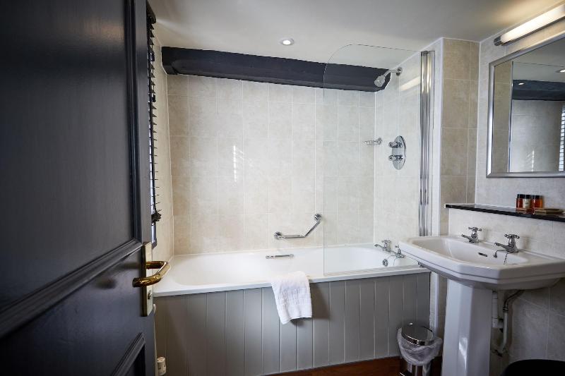The Fleece At Cirencester image