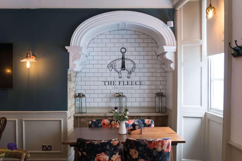 The Fleece At Cirencester image