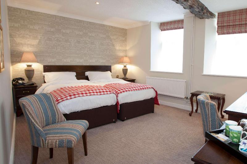 The Fleece At Cirencester image