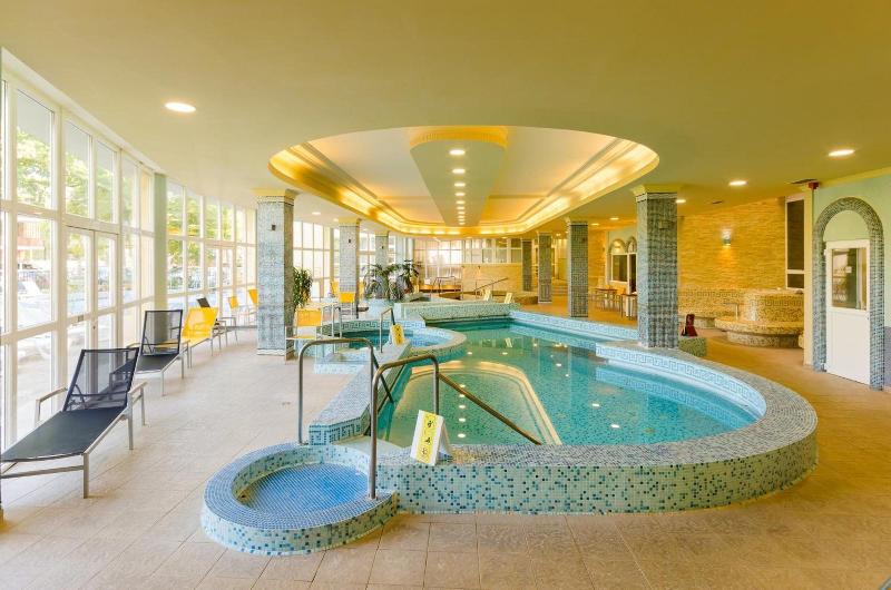 Hunguest Hotel Apollo image