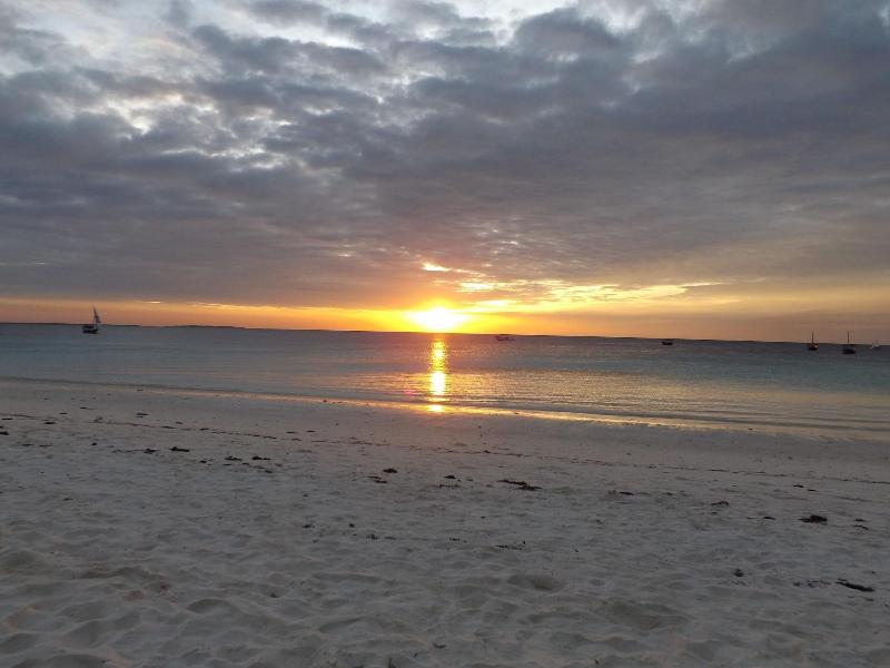 Baraka Beach Bungalows image