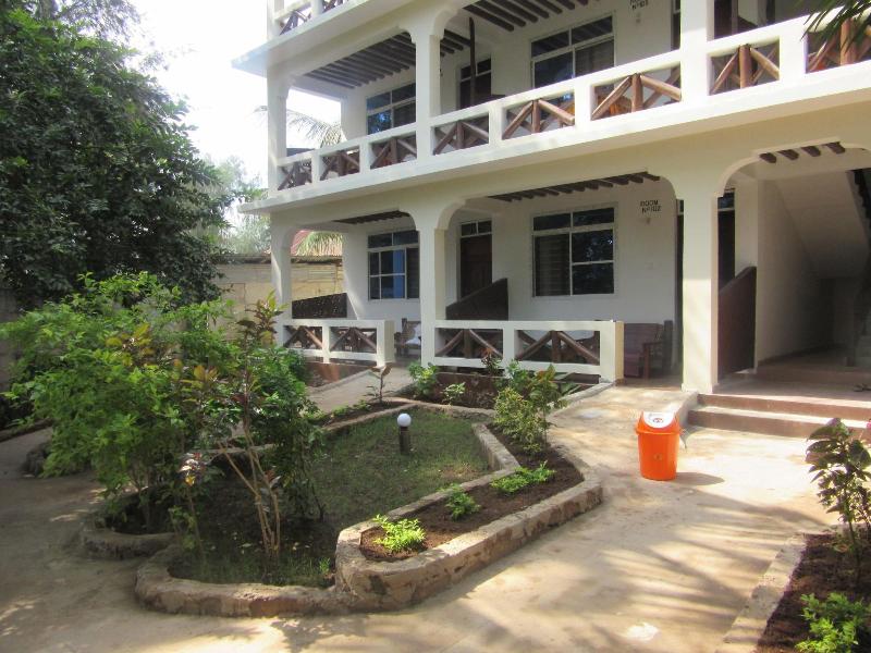 Baraka Beach Bungalows image