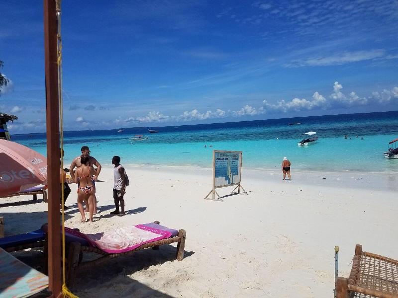 Baraka Beach Bungalows image