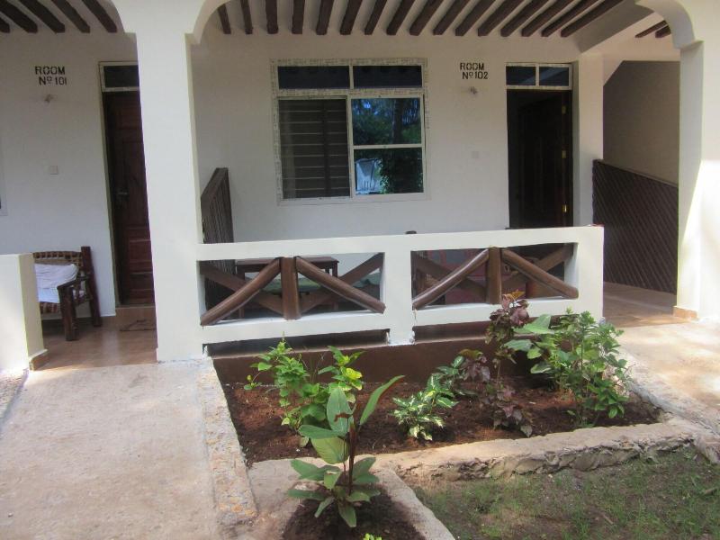 Baraka Beach Bungalows image