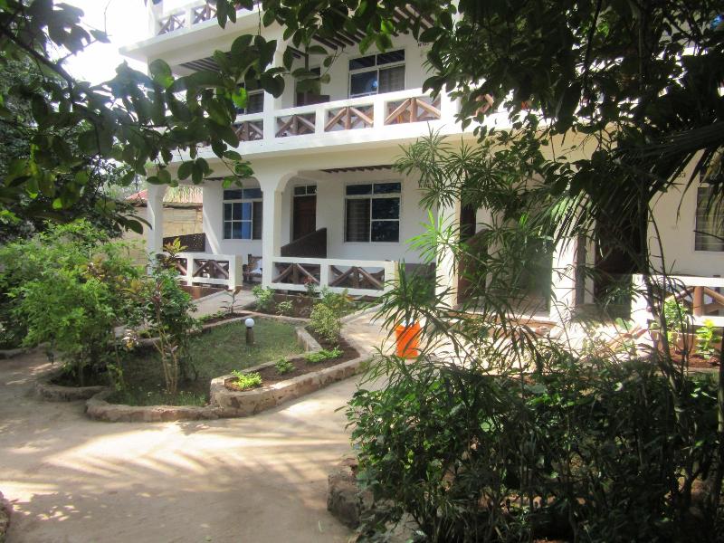 Baraka Beach Bungalows image