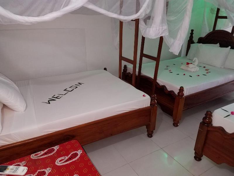 Baraka Beach Bungalows image