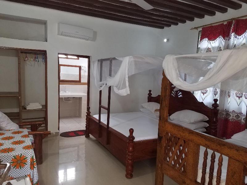 Baraka Beach Bungalows image