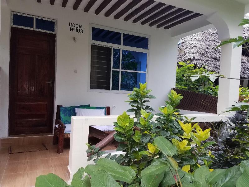 Baraka Beach Bungalows image