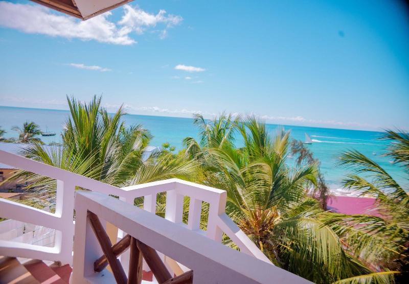 Baraka Beach Bungalows image
