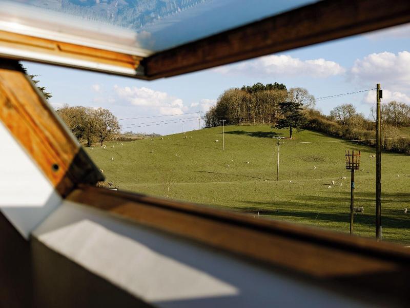 The Red Lion At Hellidon image